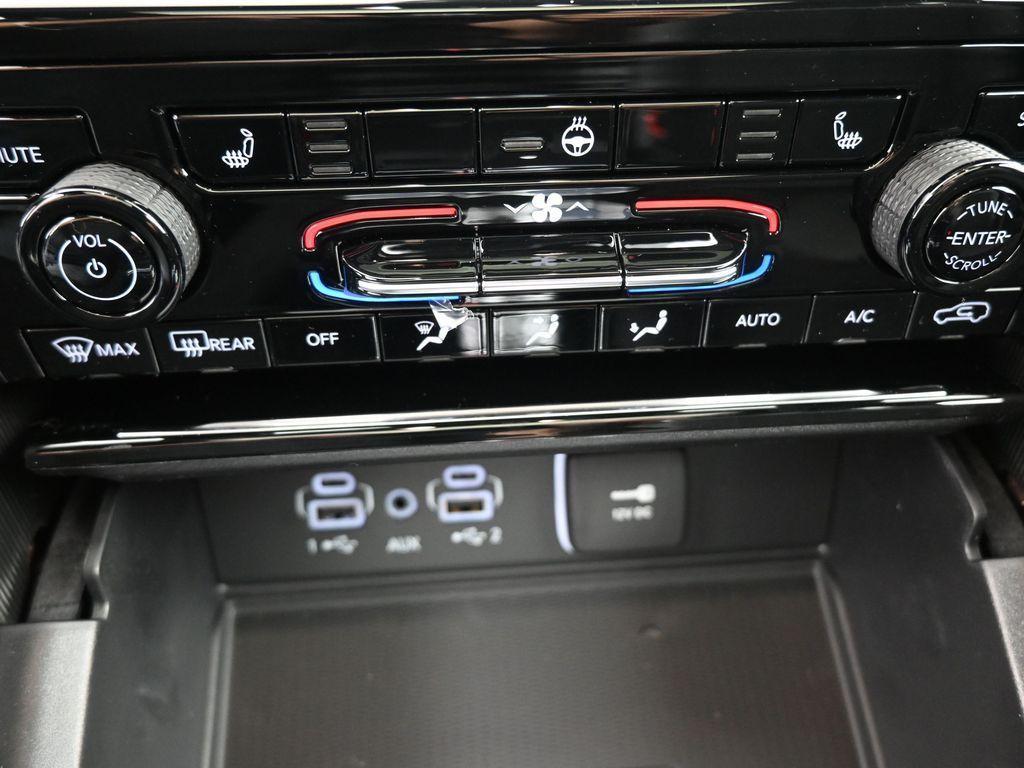 new 2025 Jeep Grand Cherokee L car, priced at $43,282