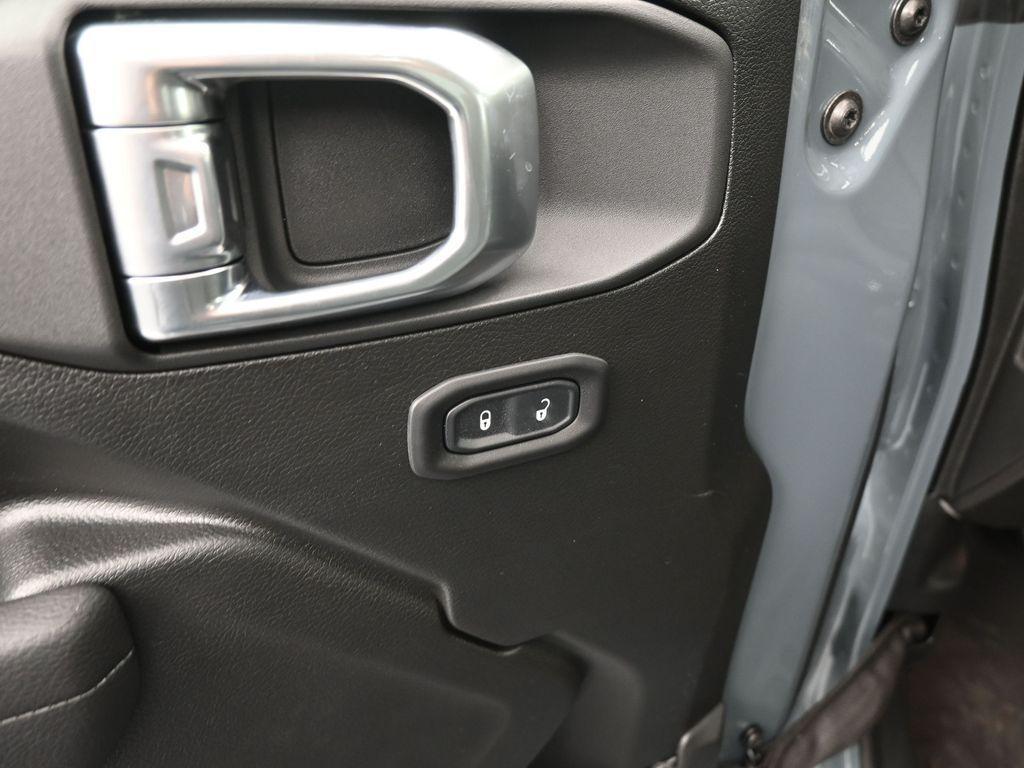 new 2026 Jeep Wrangler car, priced at $40,319