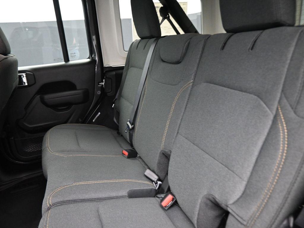 new 2025 Jeep Wrangler car, priced at $40,143