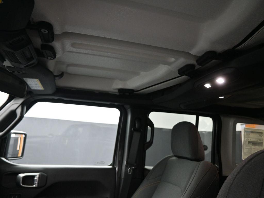 new 2025 Jeep Wrangler car, priced at $40,143