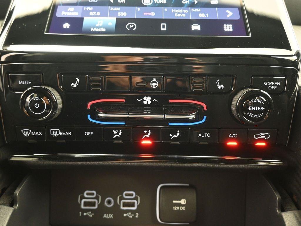 new 2025 Jeep Grand Cherokee car, priced at $35,680