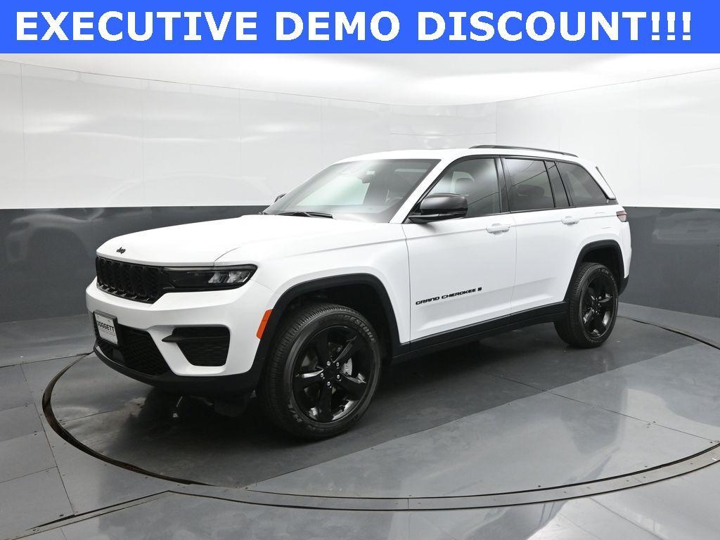 new 2025 Jeep Grand Cherokee car, priced at $35,680