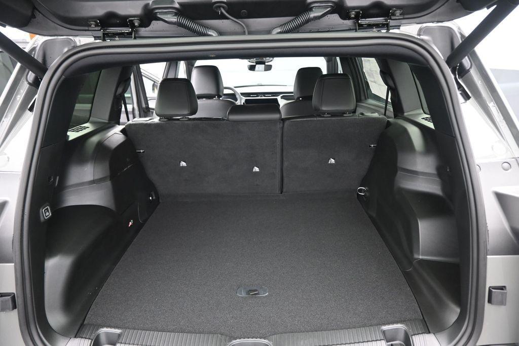 new 2026 Jeep Cherokee car, priced at $40,318