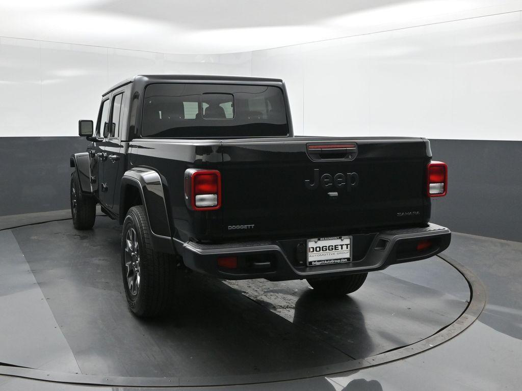 new 2026 Jeep Gladiator car, priced at $46,133