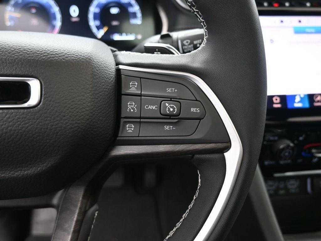 new 2025 Jeep Grand Cherokee L car, priced at $49,789