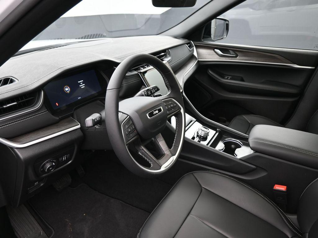 new 2025 Jeep Grand Cherokee L car, priced at $49,789
