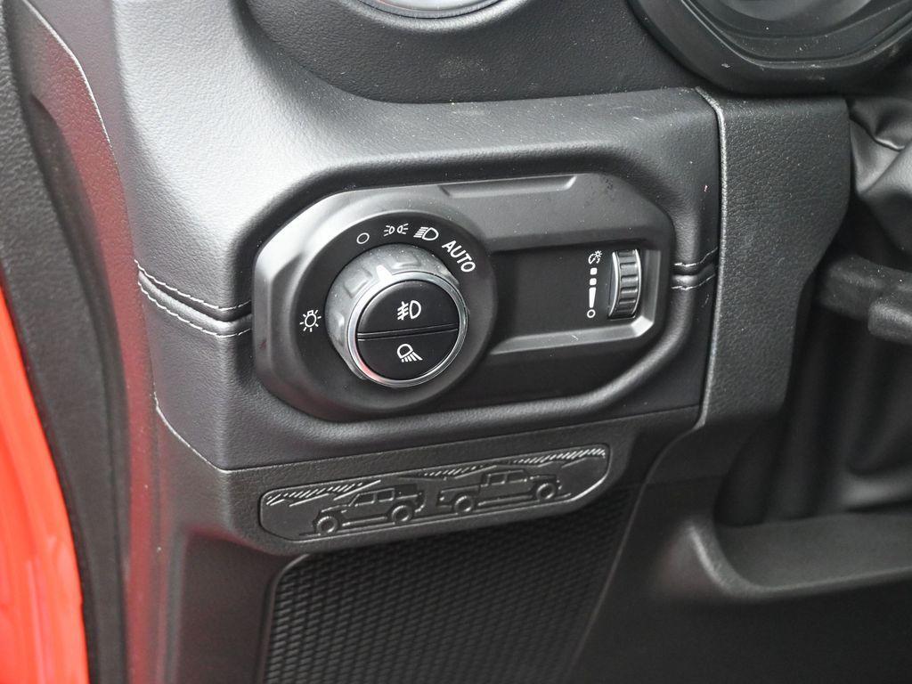 new 2025 Jeep Gladiator car, priced at $42,601