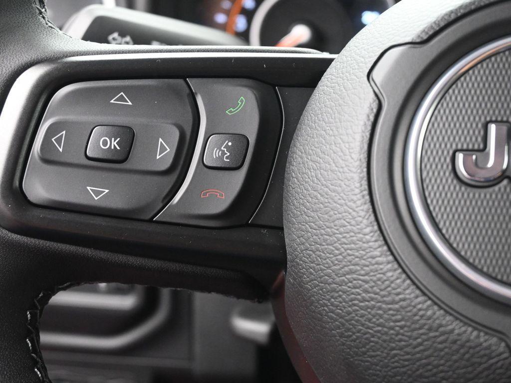 new 2025 Jeep Gladiator car, priced at $42,601