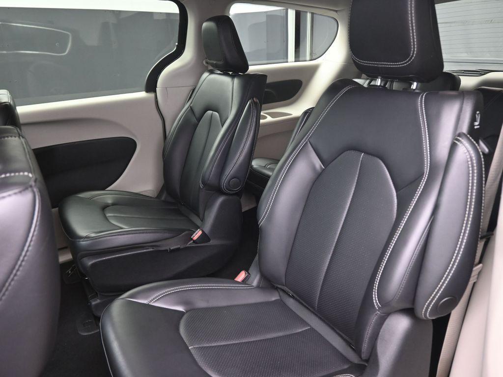 used 2023 Chrysler Pacifica Hybrid car, priced at $24,334