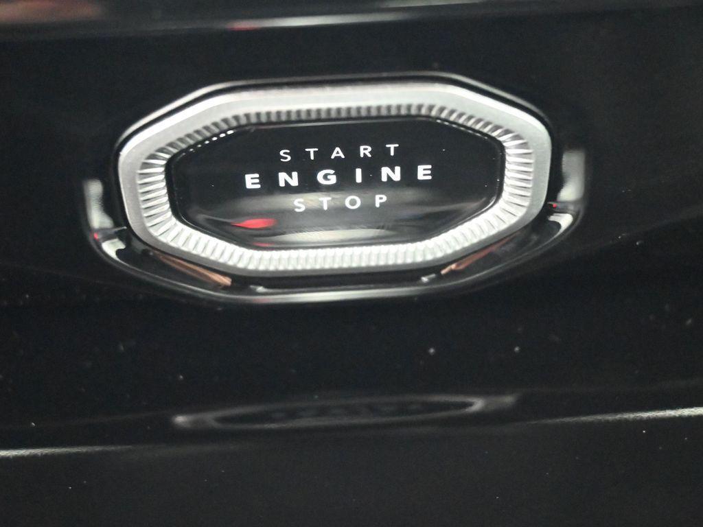 new 2026 Jeep Grand Cherokee car, priced at $41,327