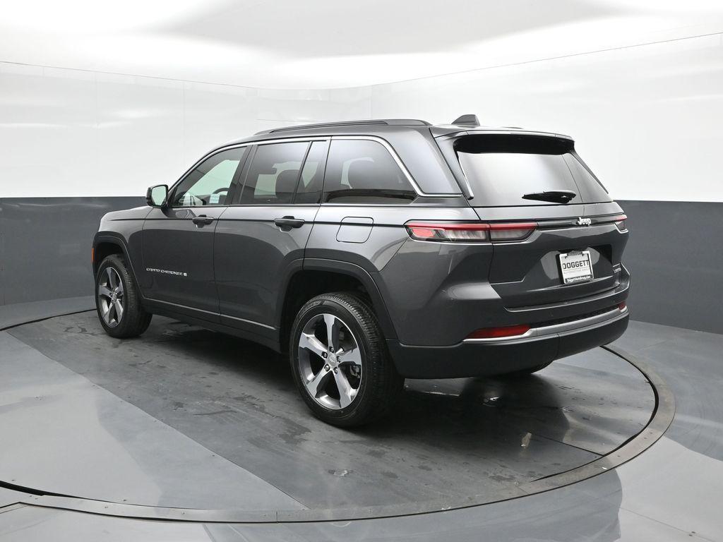 new 2026 Jeep Grand Cherokee car, priced at $41,327