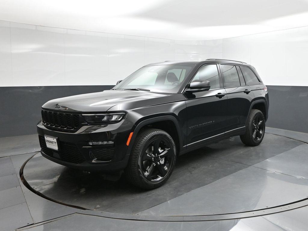 new 2025 Jeep Grand Cherokee car, priced at $40,156