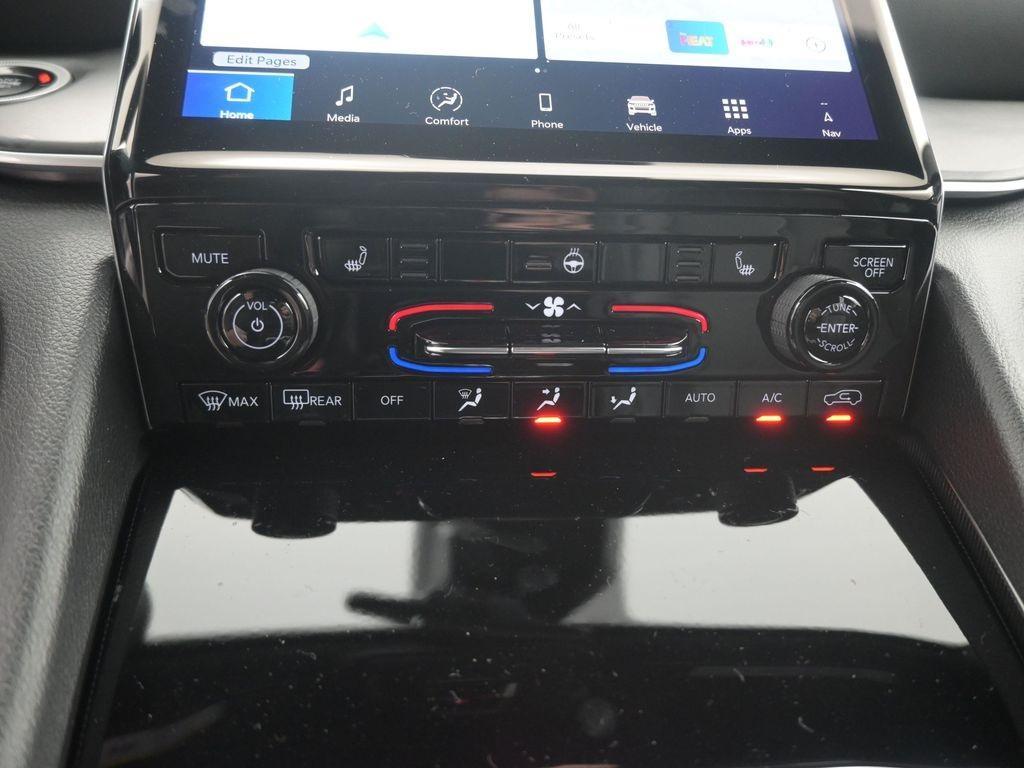 new 2025 Jeep Grand Cherokee car, priced at $40,156