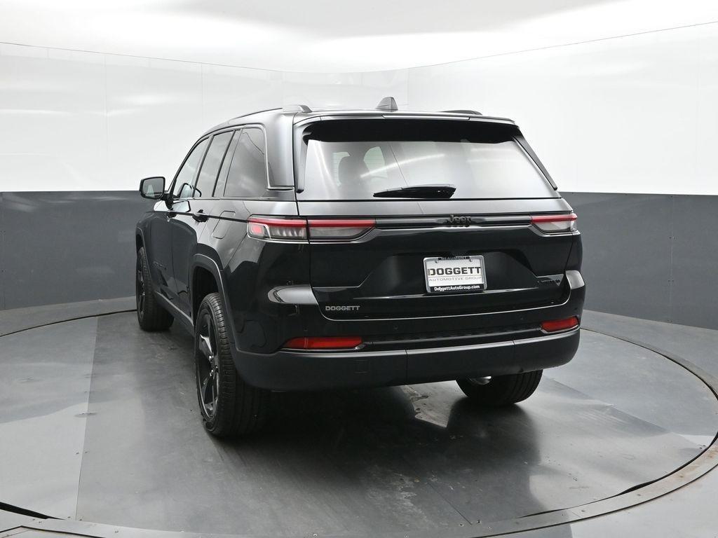 new 2025 Jeep Grand Cherokee car, priced at $40,156