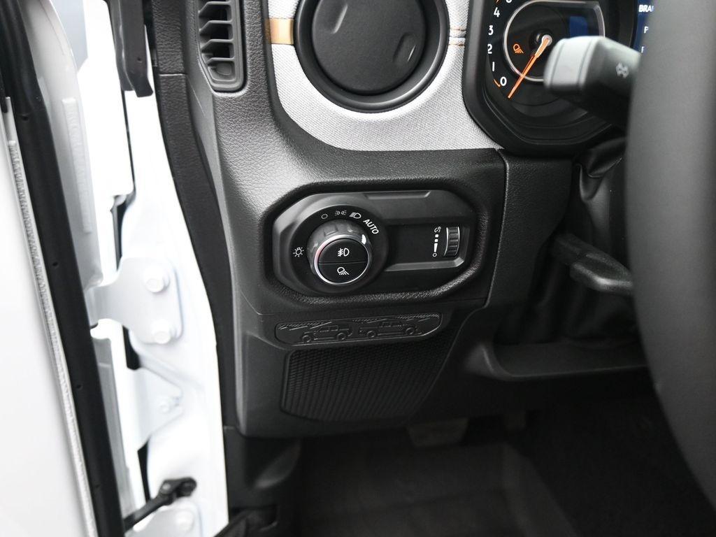 new 2025 Jeep Gladiator car, priced at $42,125