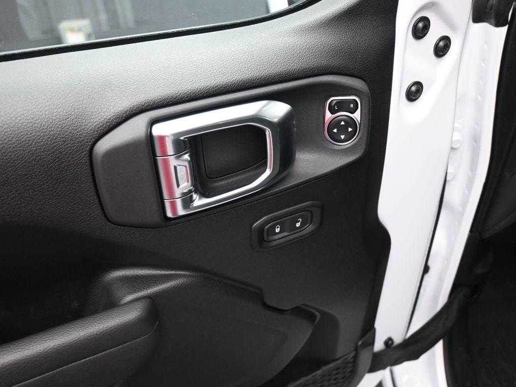 new 2025 Jeep Gladiator car, priced at $42,125