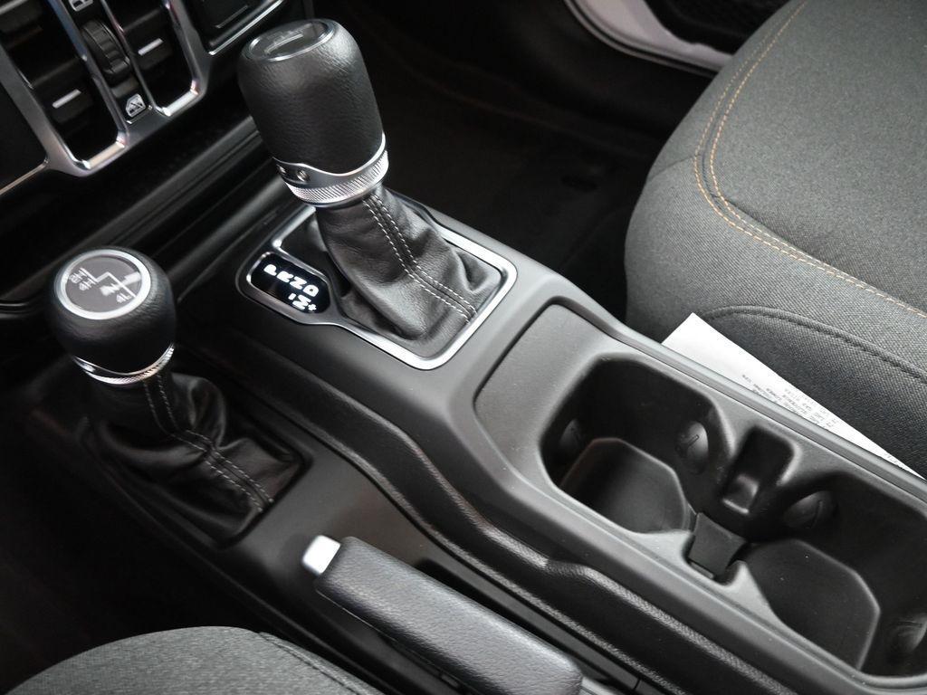 new 2025 Jeep Gladiator car, priced at $42,125