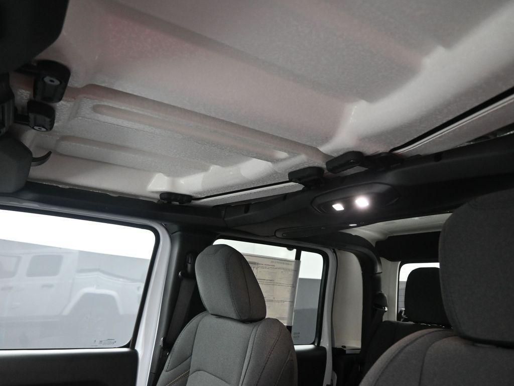 new 2025 Jeep Gladiator car, priced at $42,375