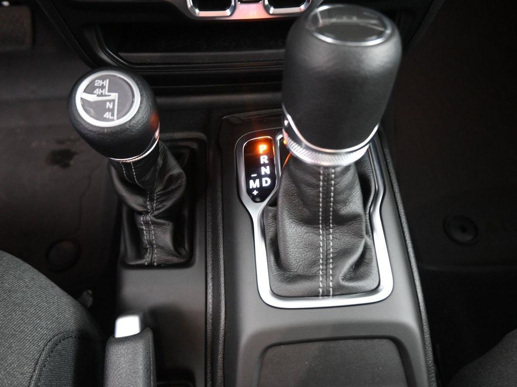 new 2025 Jeep Gladiator car, priced at $42,125