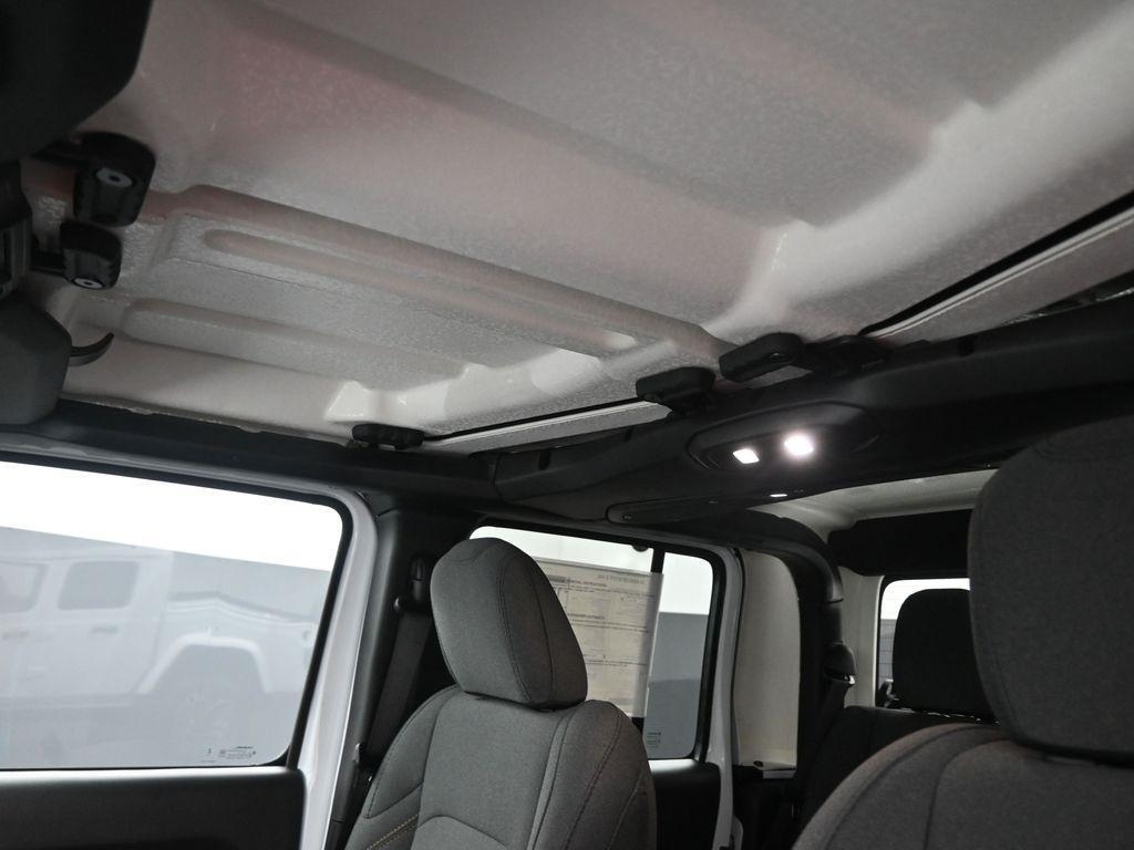 new 2025 Jeep Gladiator car, priced at $42,125