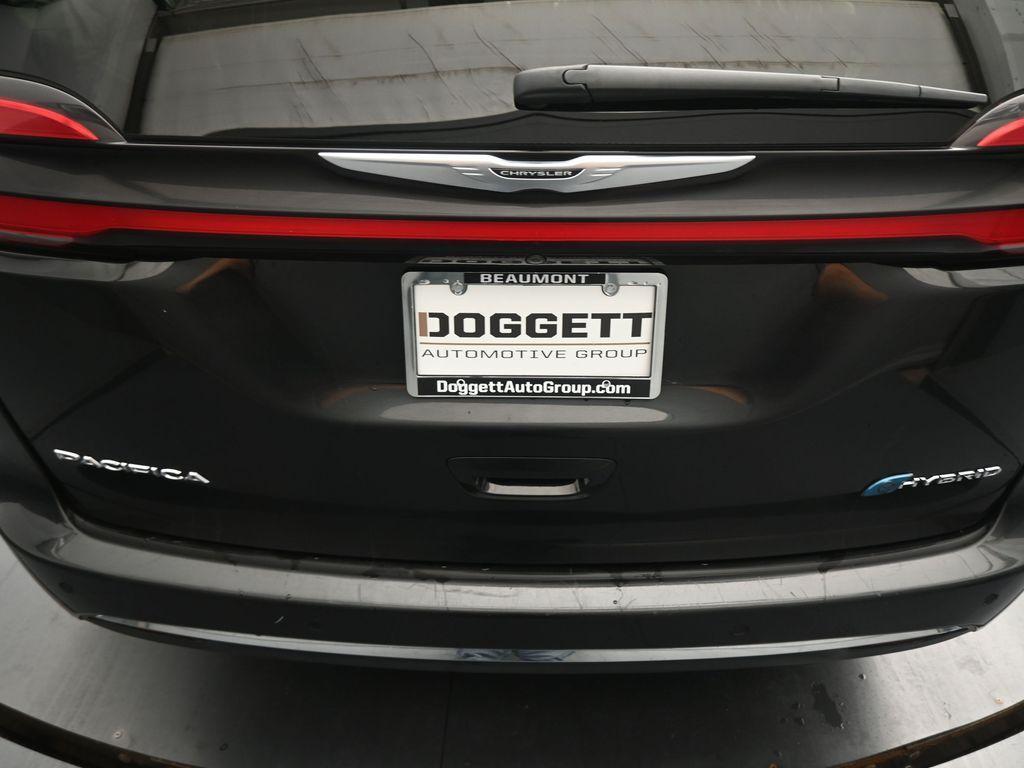 used 2023 Chrysler Pacifica Hybrid car, priced at $23,884