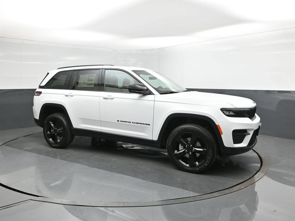 new 2025 Jeep Grand Cherokee car, priced at $37,114