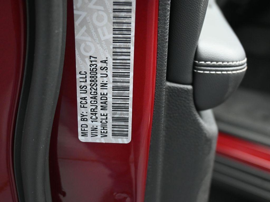 new 2025 Jeep Grand Cherokee car, priced at $31,565