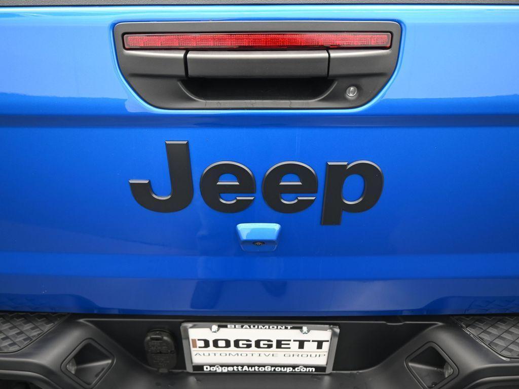 new 2026 Jeep Gladiator car, priced at $45,503