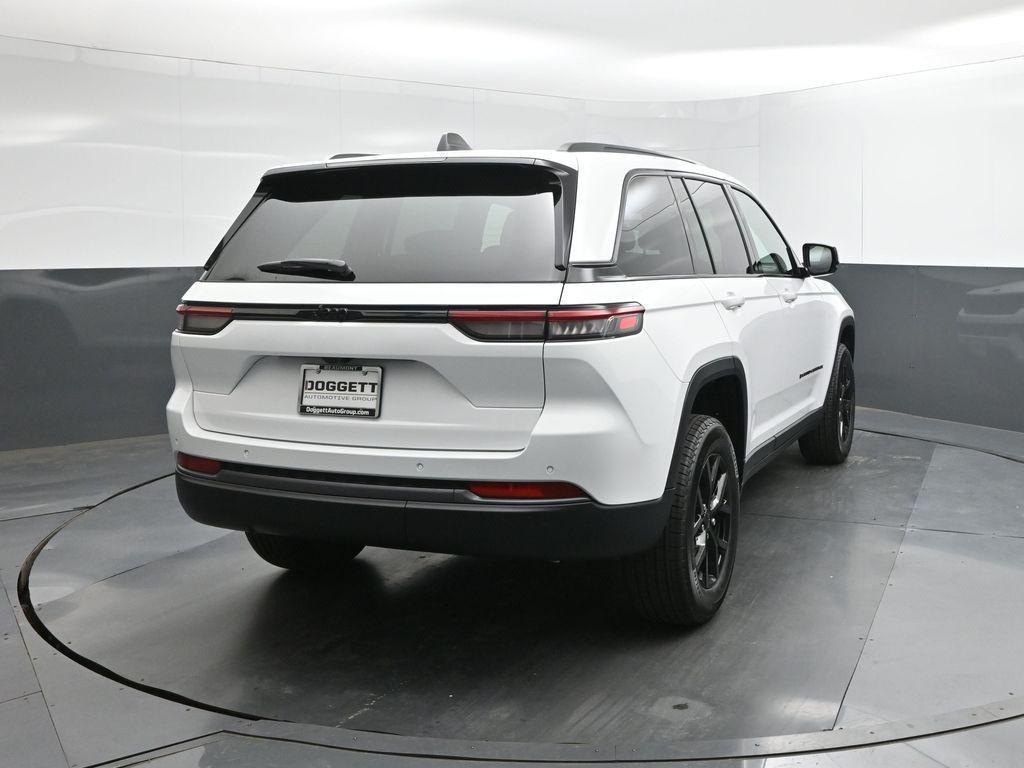 new 2026 Jeep Grand Cherokee car, priced at $41,954