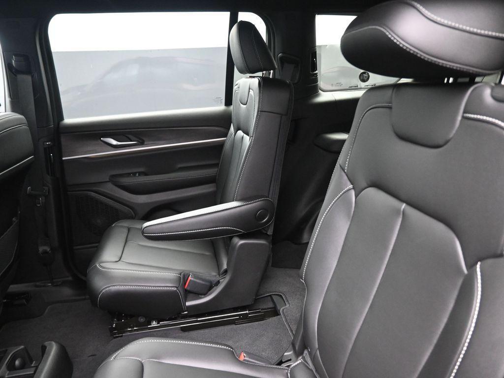 new 2025 Jeep Grand Cherokee L car, priced at $39,359