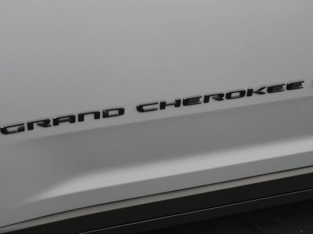 new 2025 Jeep Grand Cherokee L car, priced at $43,278