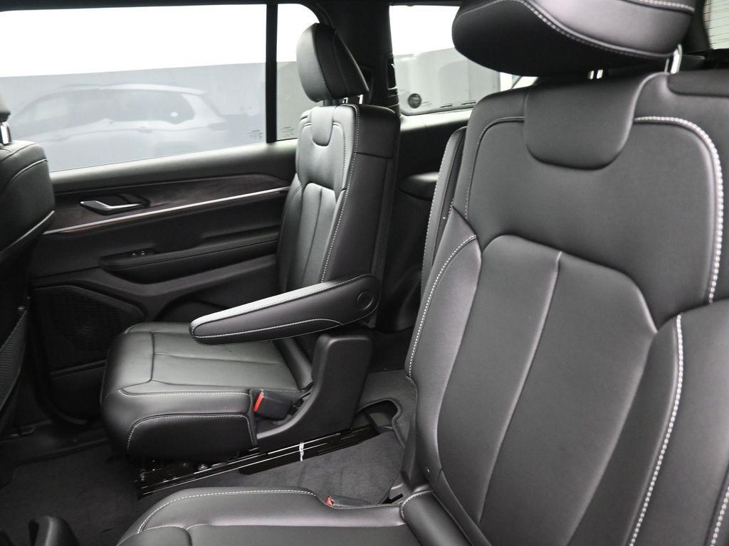 new 2025 Jeep Grand Cherokee L car, priced at $43,278