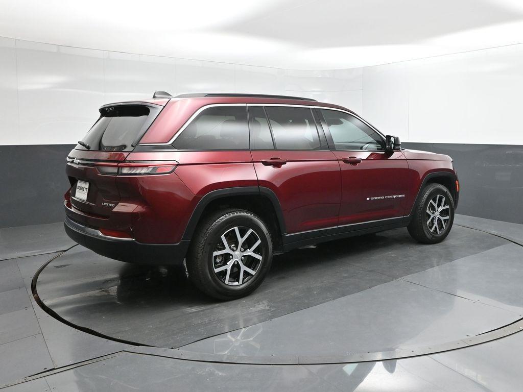 used 2024 Jeep Grand Cherokee car, priced at $33,704
