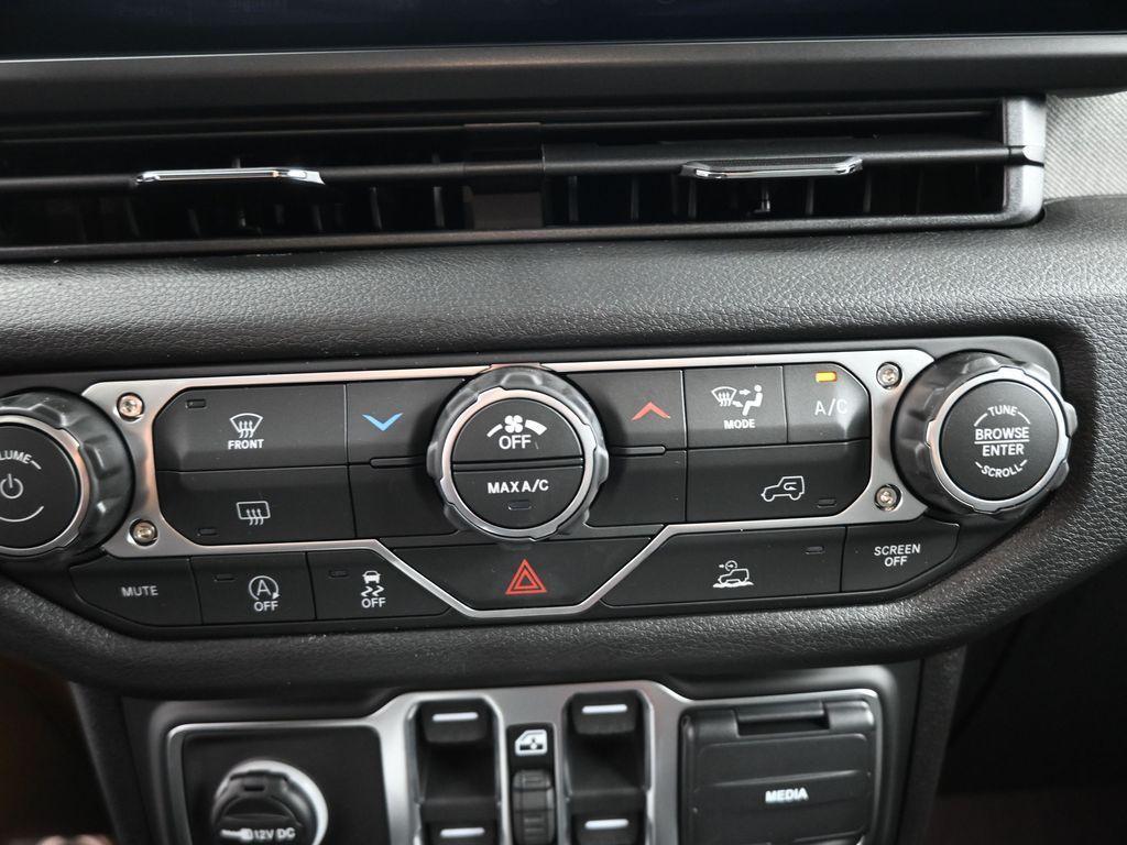 new 2026 Jeep Wrangler car, priced at $41,342