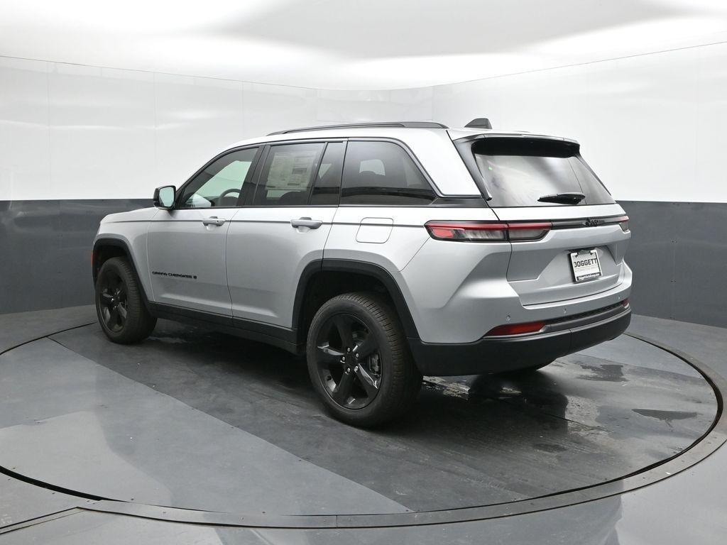 new 2026 Jeep Grand Cherokee car, priced at $45,587