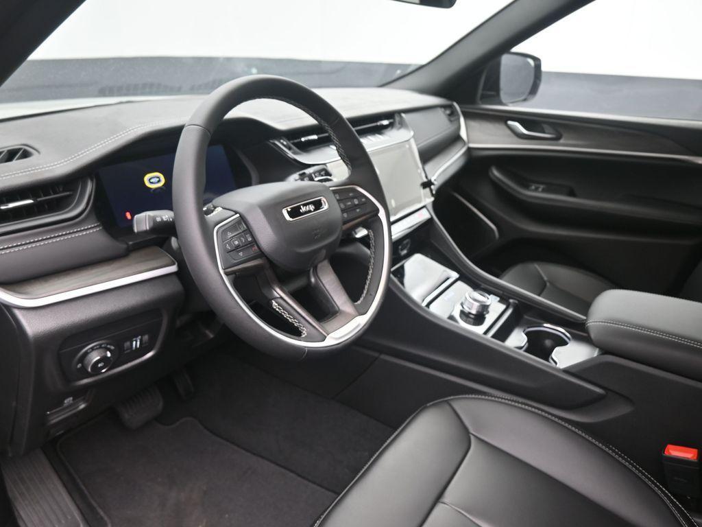 new 2026 Jeep Grand Cherokee car, priced at $45,587