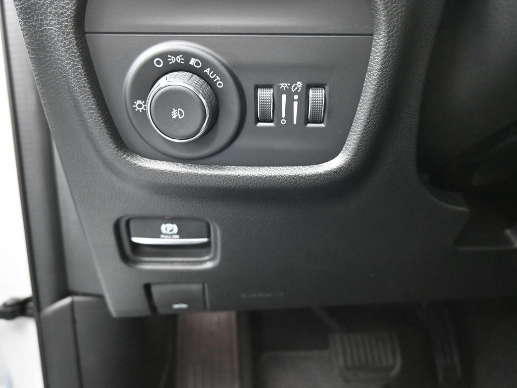 new 2026 Jeep Grand Cherokee car, priced at $43,866