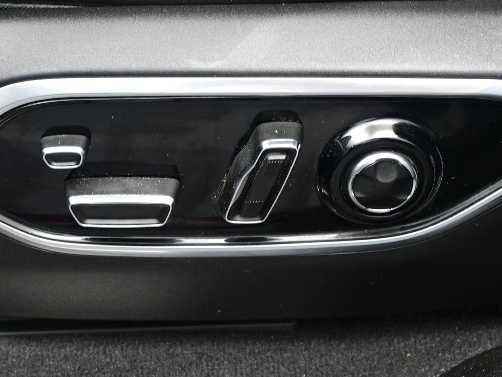 used 2022 Jeep Grand Cherokee car, priced at $37,675