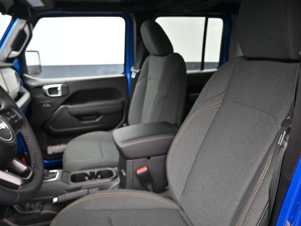 new 2026 Jeep Gladiator car, priced at $45,677