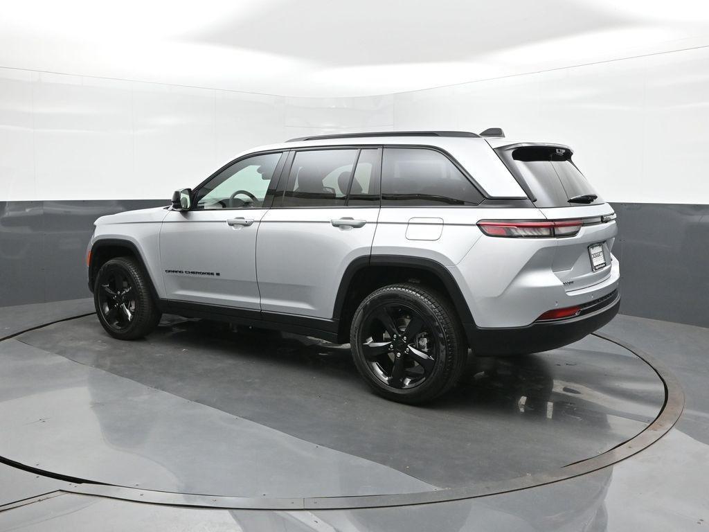 new 2025 Jeep Grand Cherokee car, priced at $40,389
