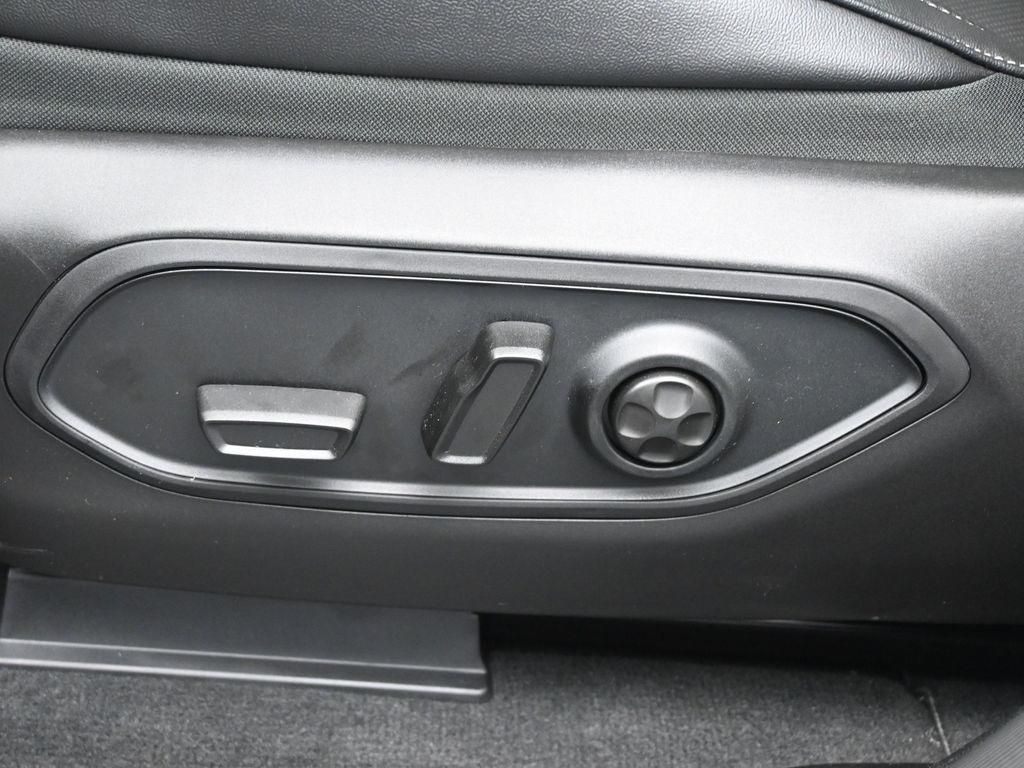 new 2025 Jeep Grand Cherokee car, priced at $40,389