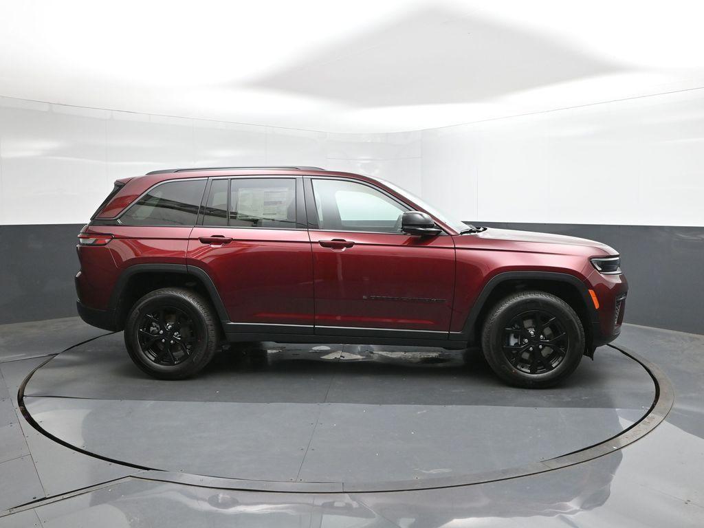 new 2026 Jeep Grand Cherokee car, priced at $40,860