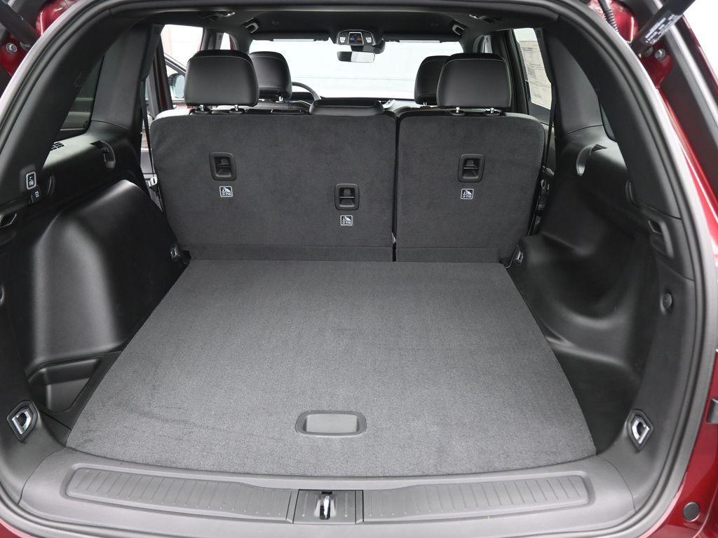 new 2026 Jeep Grand Cherokee car, priced at $40,860