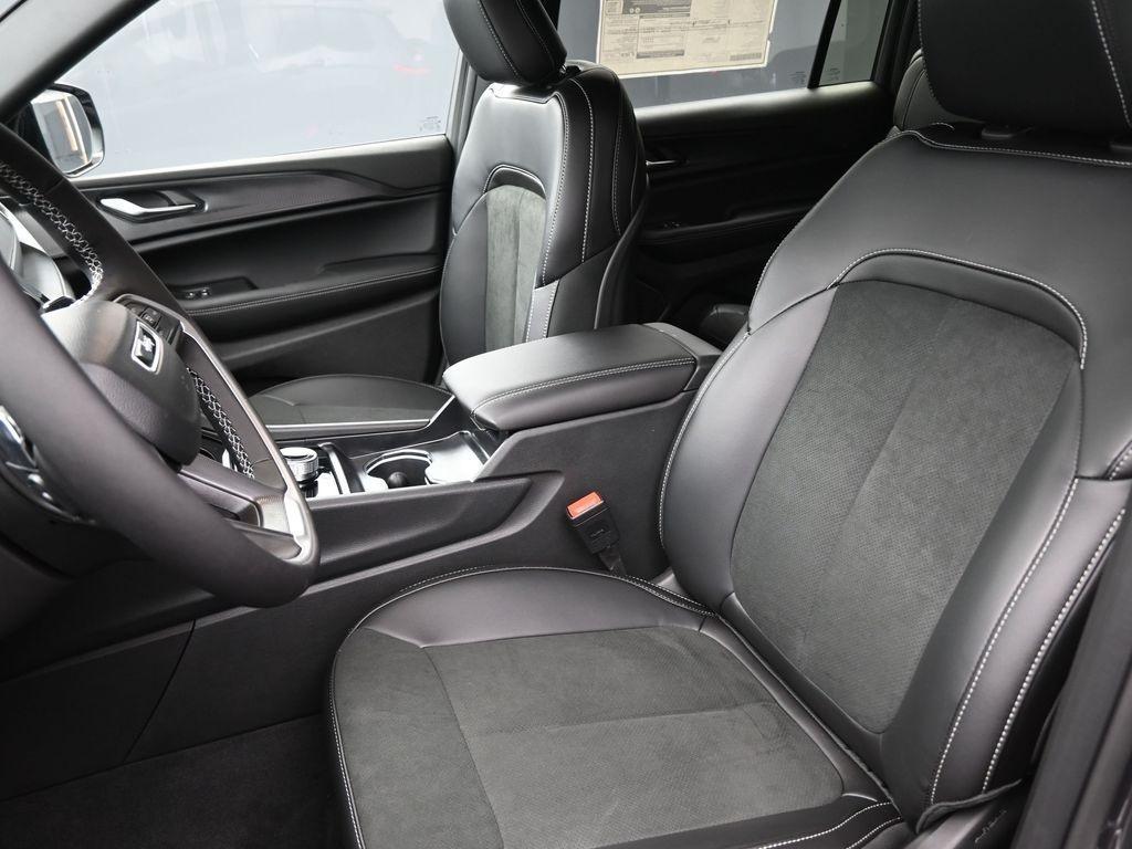 new 2025 Jeep Grand Cherokee L car, priced at $47,644