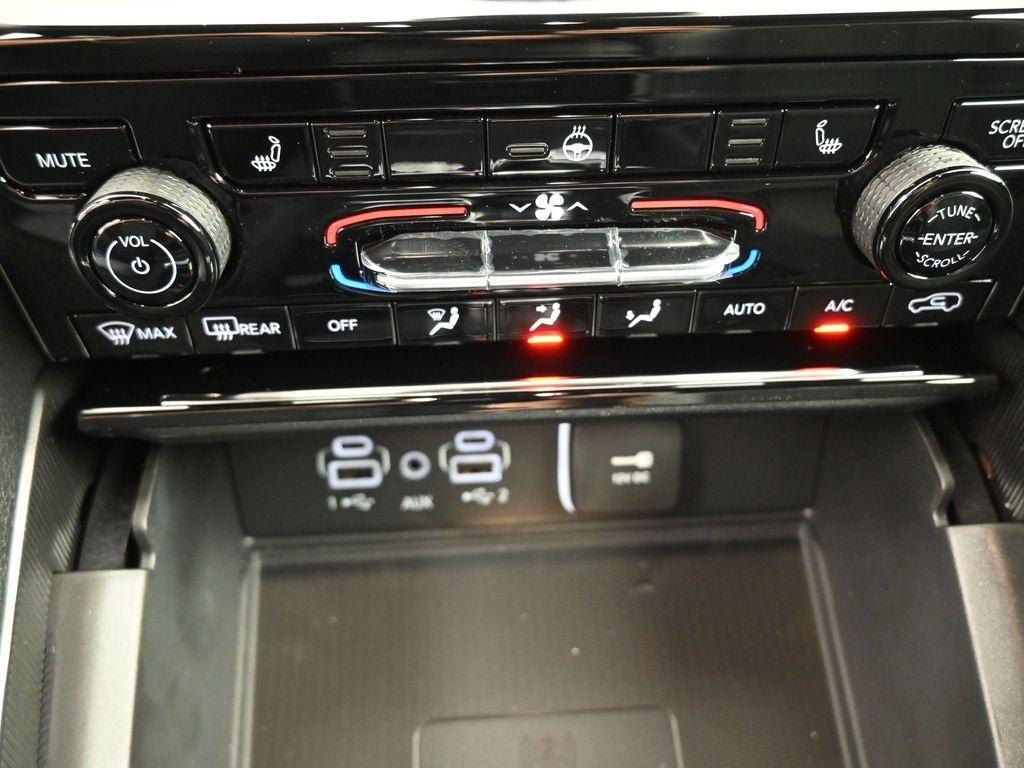 new 2025 Jeep Grand Cherokee L car, priced at $47,644