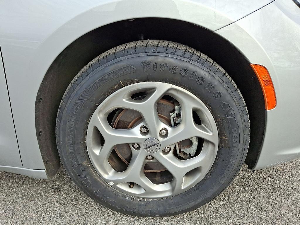 used 2024 Chrysler Pacifica car, priced at $33,390