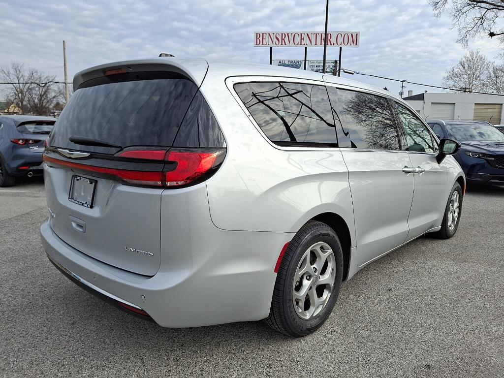 used 2024 Chrysler Pacifica car, priced at $33,390