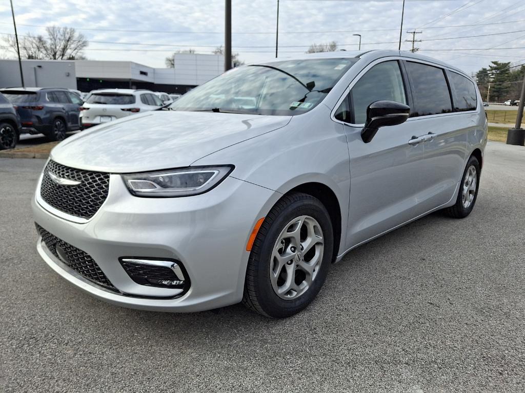 used 2024 Chrysler Pacifica car, priced at $33,390