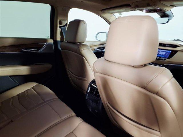 used 2020 Cadillac XT5 car, priced at $30,997