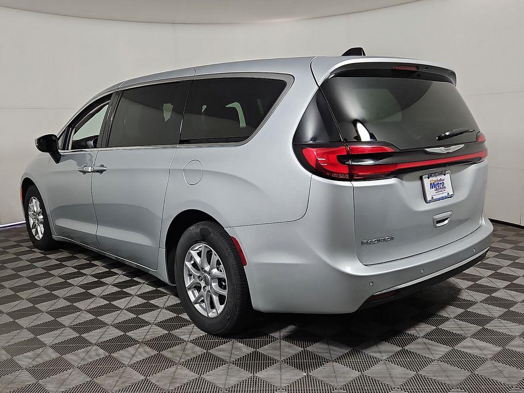used 2023 Chrysler Pacifica car, priced at $21,598